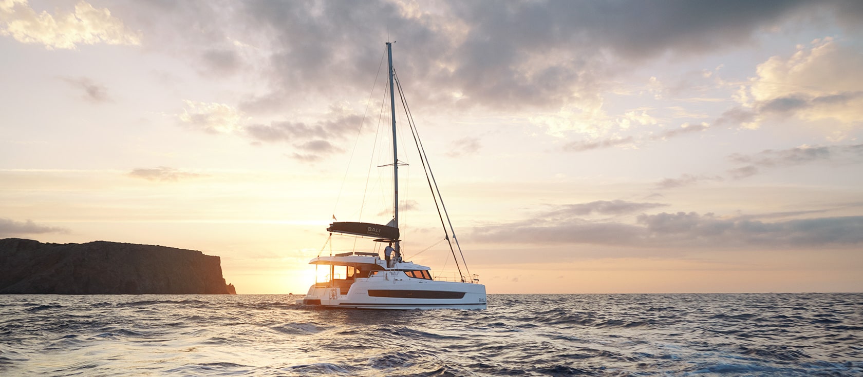 Sunset Sailing Around Treasure Island: Your Guide to Choosing the Perfect Boat